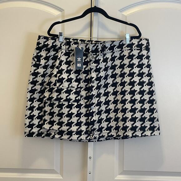 NWT Ivy Park/Adidas Houndstooth Skirt - Women Size 3X - Black & White